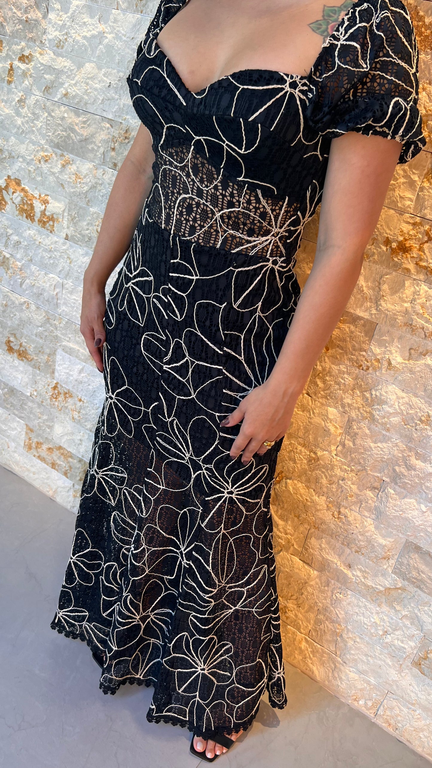 Vestido Longuete Bordado Floral Limon - Preto 5321
