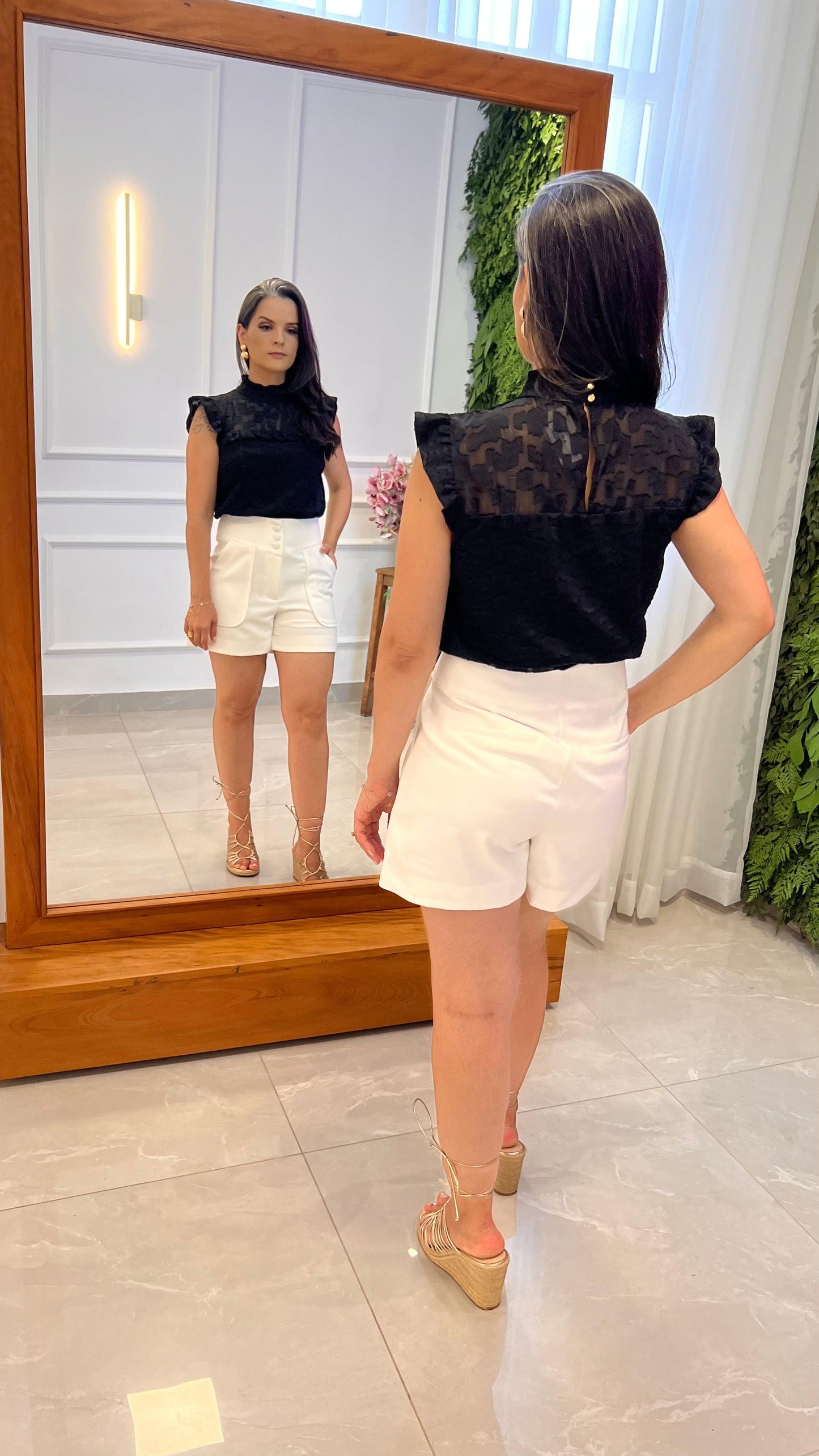 Blusa Babado Manga - Liso Preto 4990