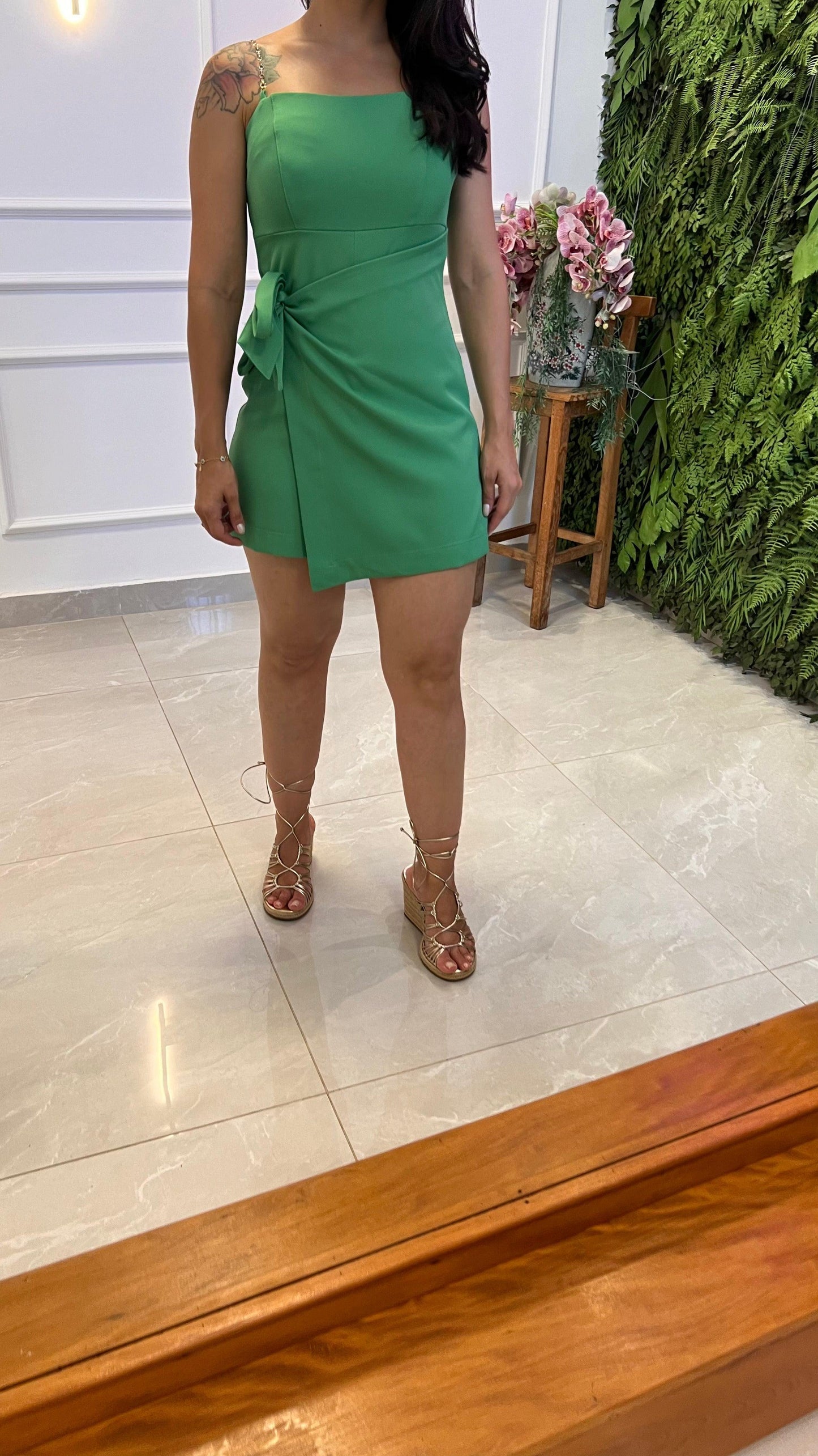 Vestido Curto Macaquinho Alça Stras- Liso Verde 4976