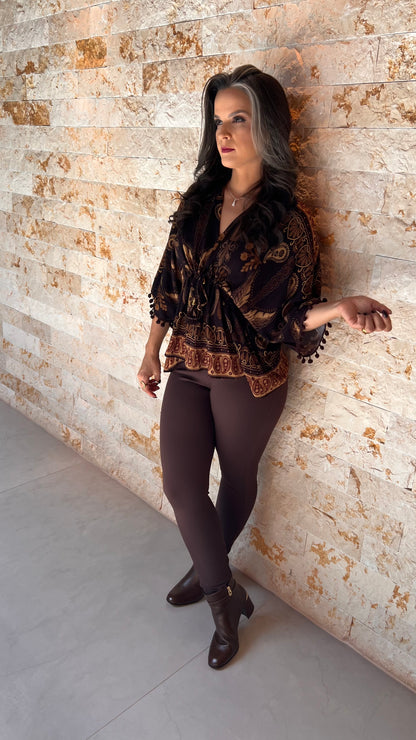 Blusa Bata Fundo Preto ARTE- Estampado 5708