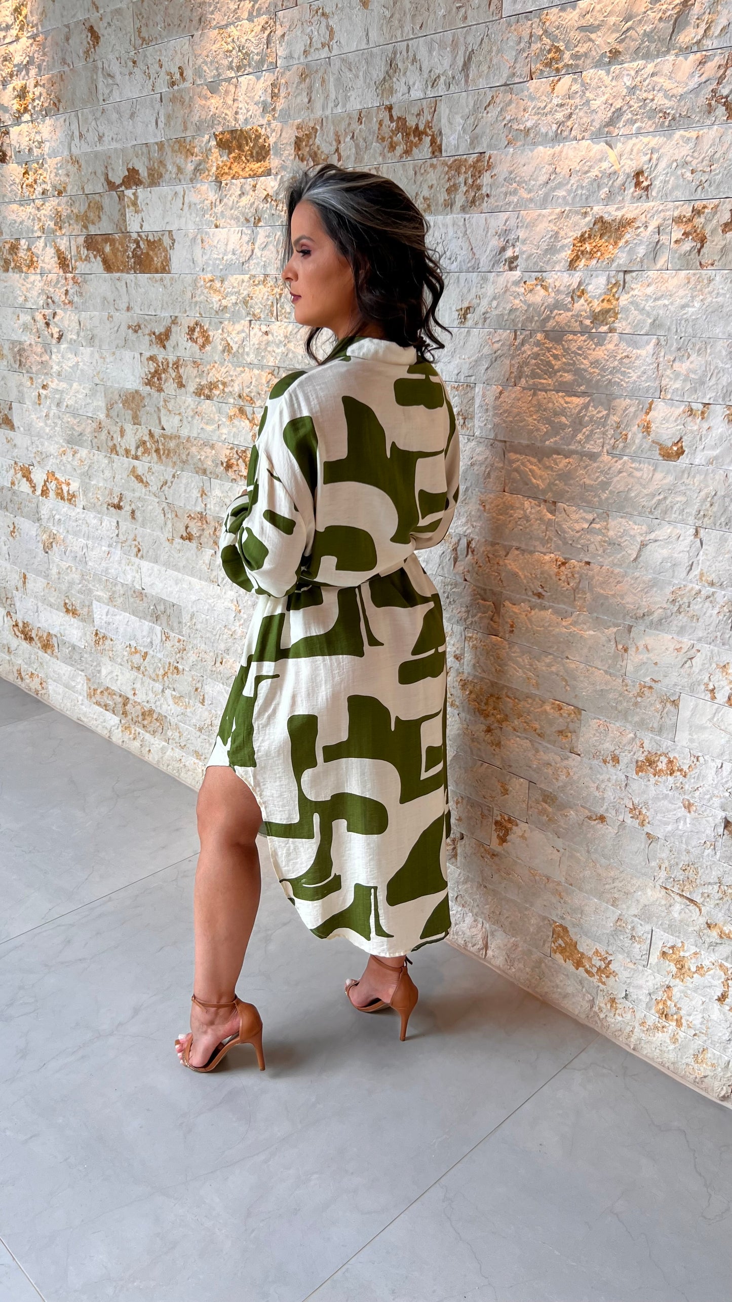 Vestido Chemisse Alongada Abstrato EAG- Verde 5684