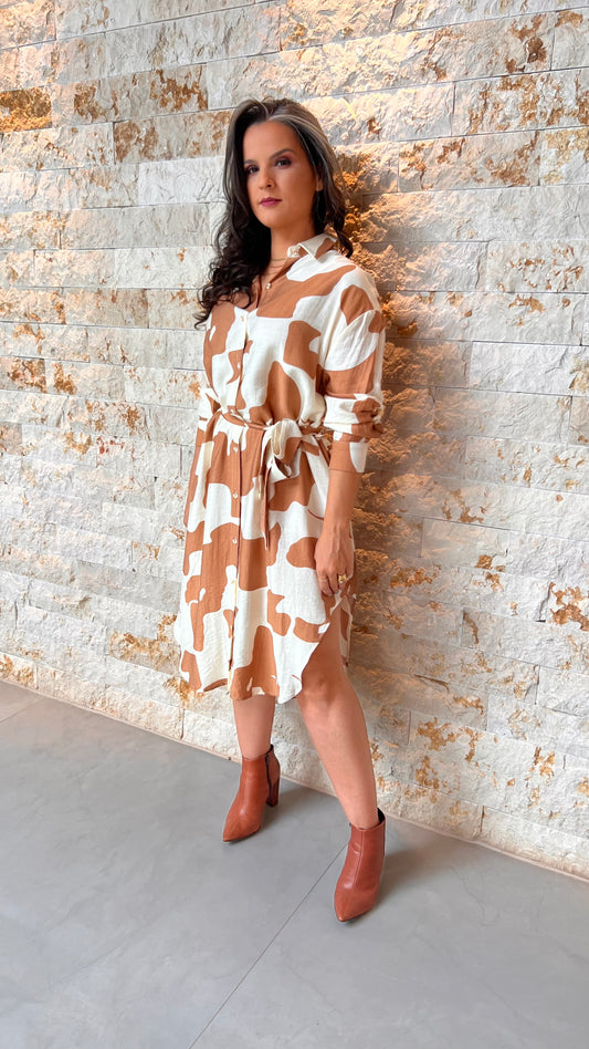 Vestido Chemisse Alongada Abstrato EAG- Caramelo 5684
