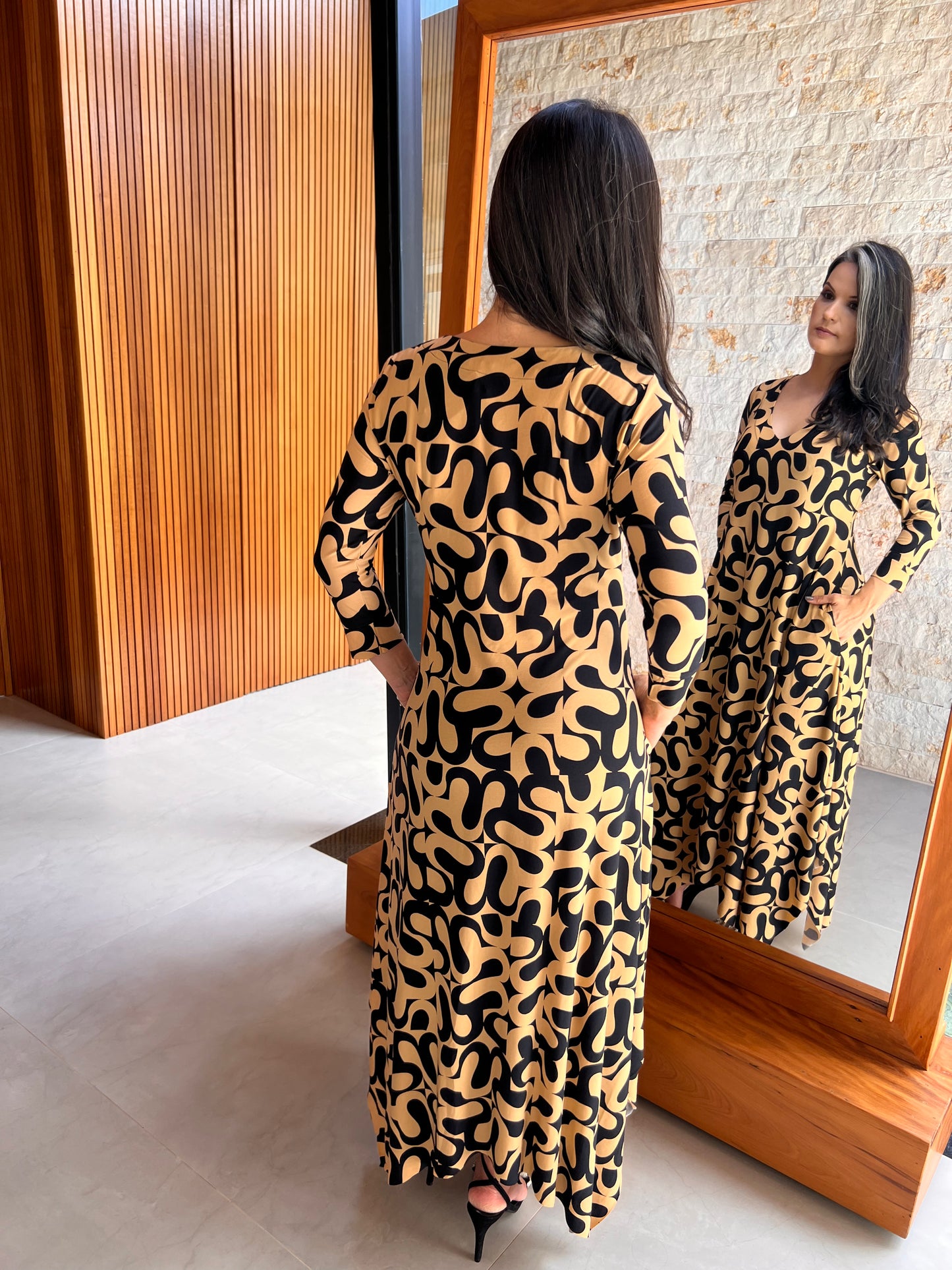 Vestido Longuete Solto Manga 3/4 - Estampado Bege 5050