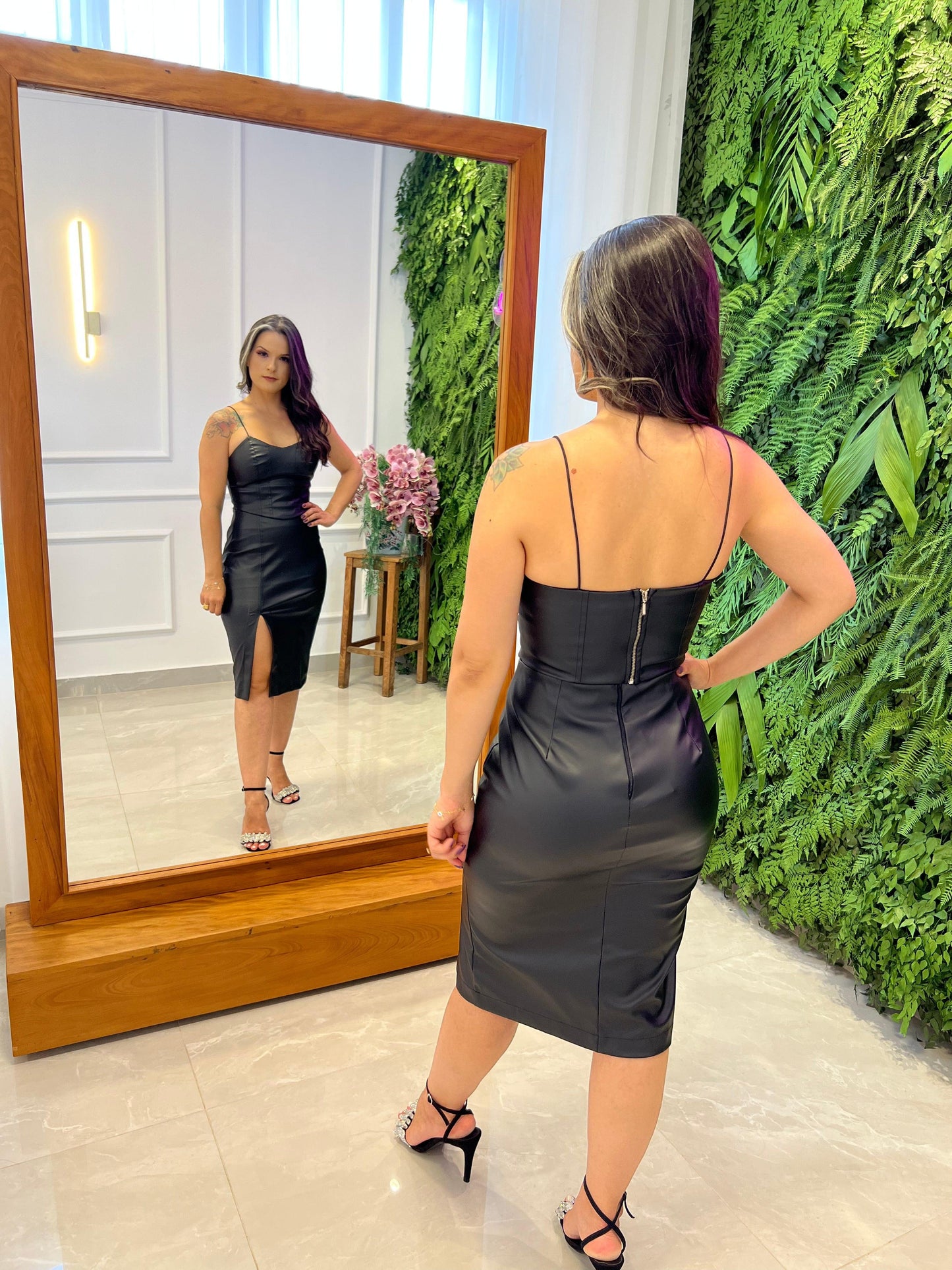Conjunto Cropped e Saia Couro Ecológico - Liso Preto 4486